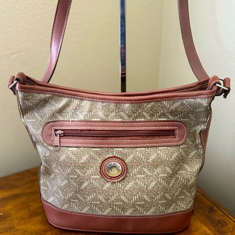 MODA BELLA  Fashionable Crossbody Bag with Brown Faux Leather Trim